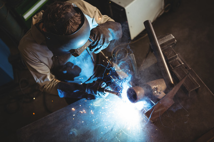 Reperaturen von Werkzeuge - DTS Diamant- und Befestigungstechnik in München Handwerker mit Elektrowerkzeug